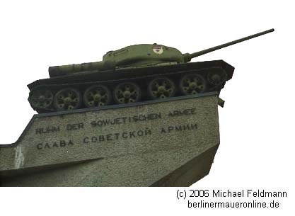 Berliner Mauer 1990 Sowjetisches Panzerdenkmal Drewitz